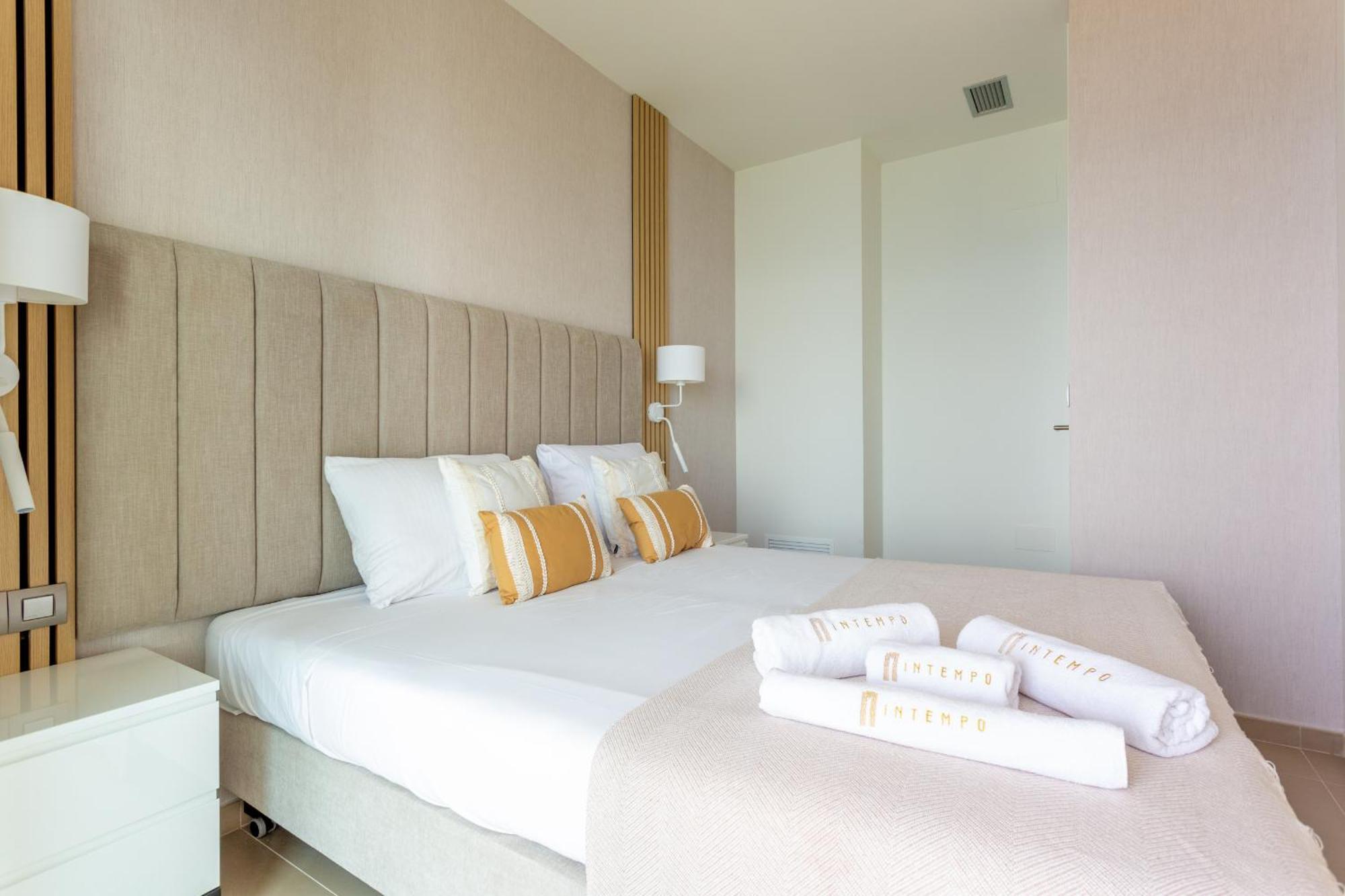 Intempo By Holuxe - 375 - 37th Floor
